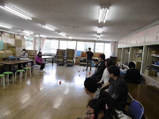 チームに分かれて対抗戦です！　